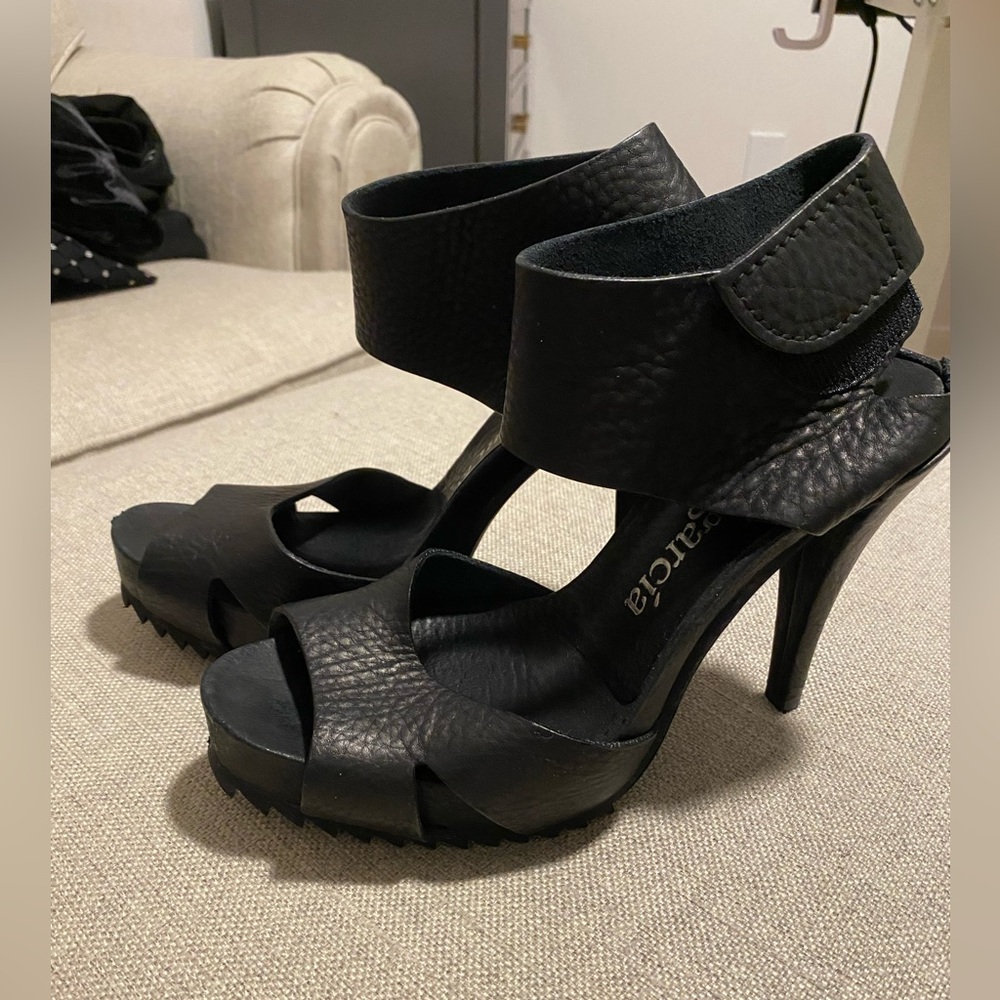 Pedro Garcia Heels